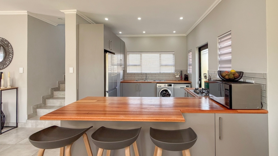 3 Bedroom Property for Sale in Everglades Estate North West